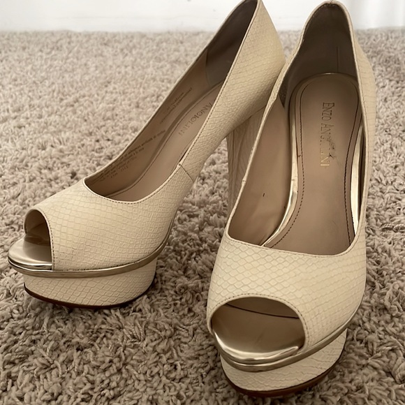 ENZO ANGIOLINI Off White Platform Peep Toe Pumps - Picture 7 of 7